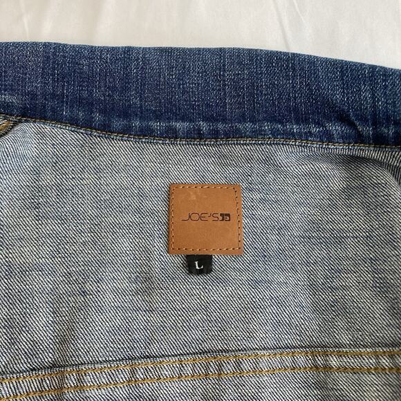 Joe's‎ Women's Blue Nyla Denim Trucker Jacket Size L Graffiti Graphic Streetwear - Picture 3 of 13